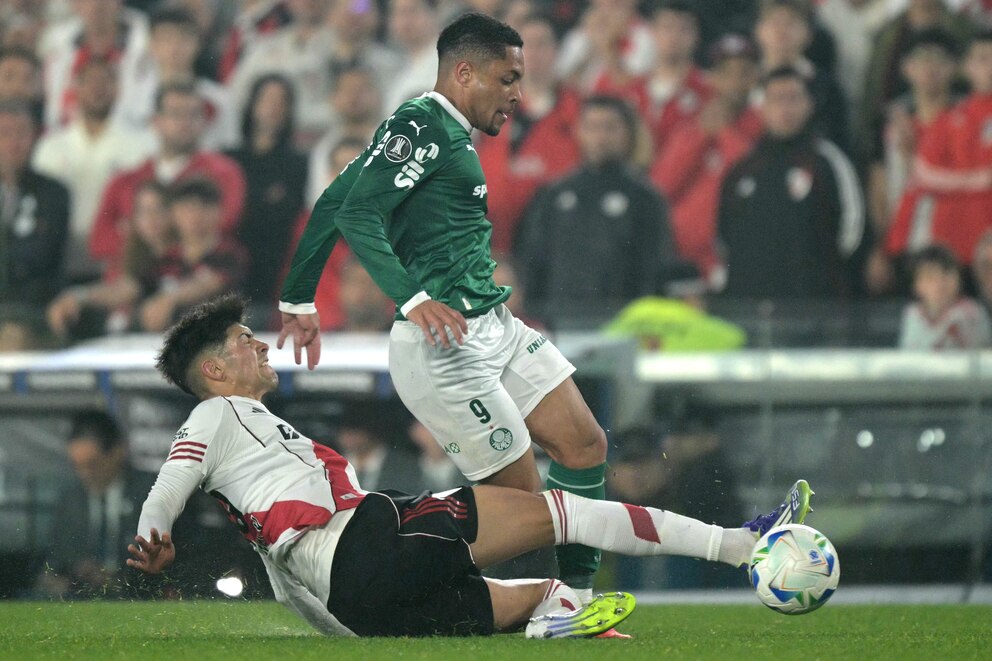 Palmeiras golpeó primero: venció a River en el Monumental