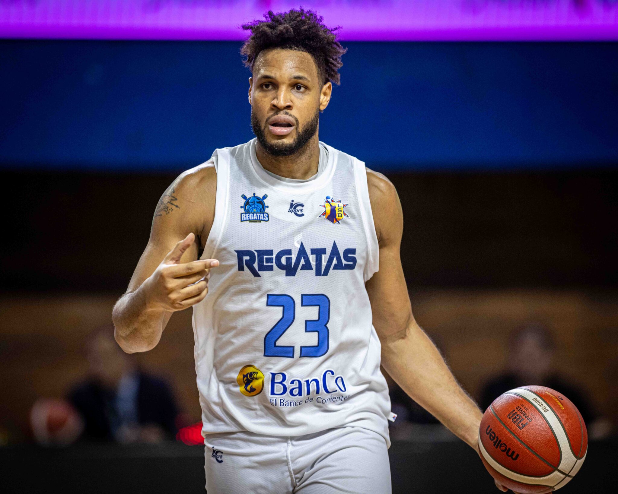 Luis Santos no continúa en Regatas