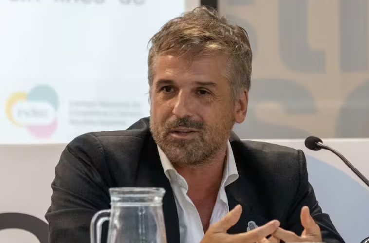 Caputo postergó la nueva medición de inflación tras la salida de Lavagna del INDEC 