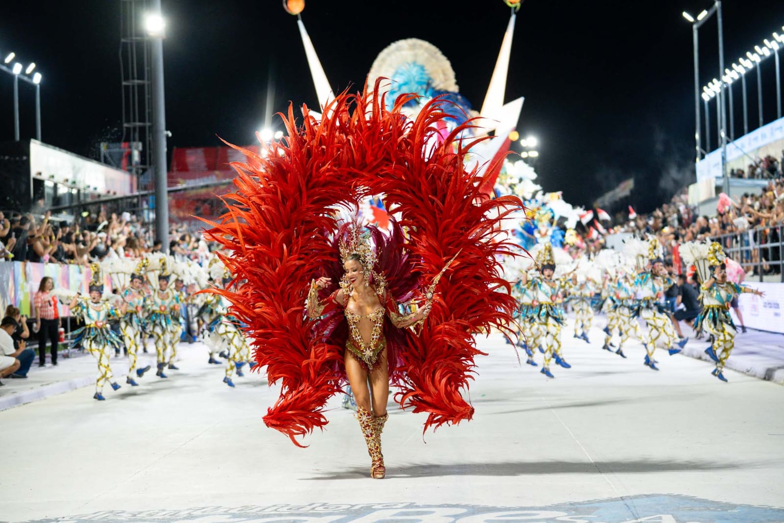 El ministro Braillard Poccard destacó el desarrollo de la fiesta del carnaval en toda la provincia