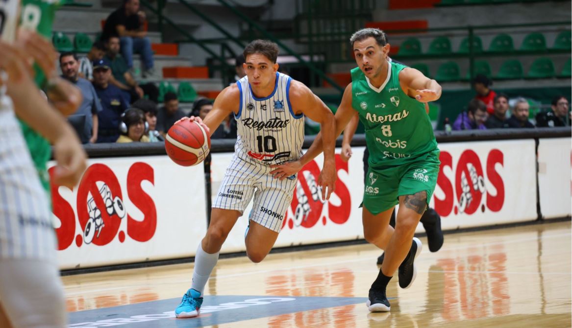Regatas volvió al triunfo frente a Atenas