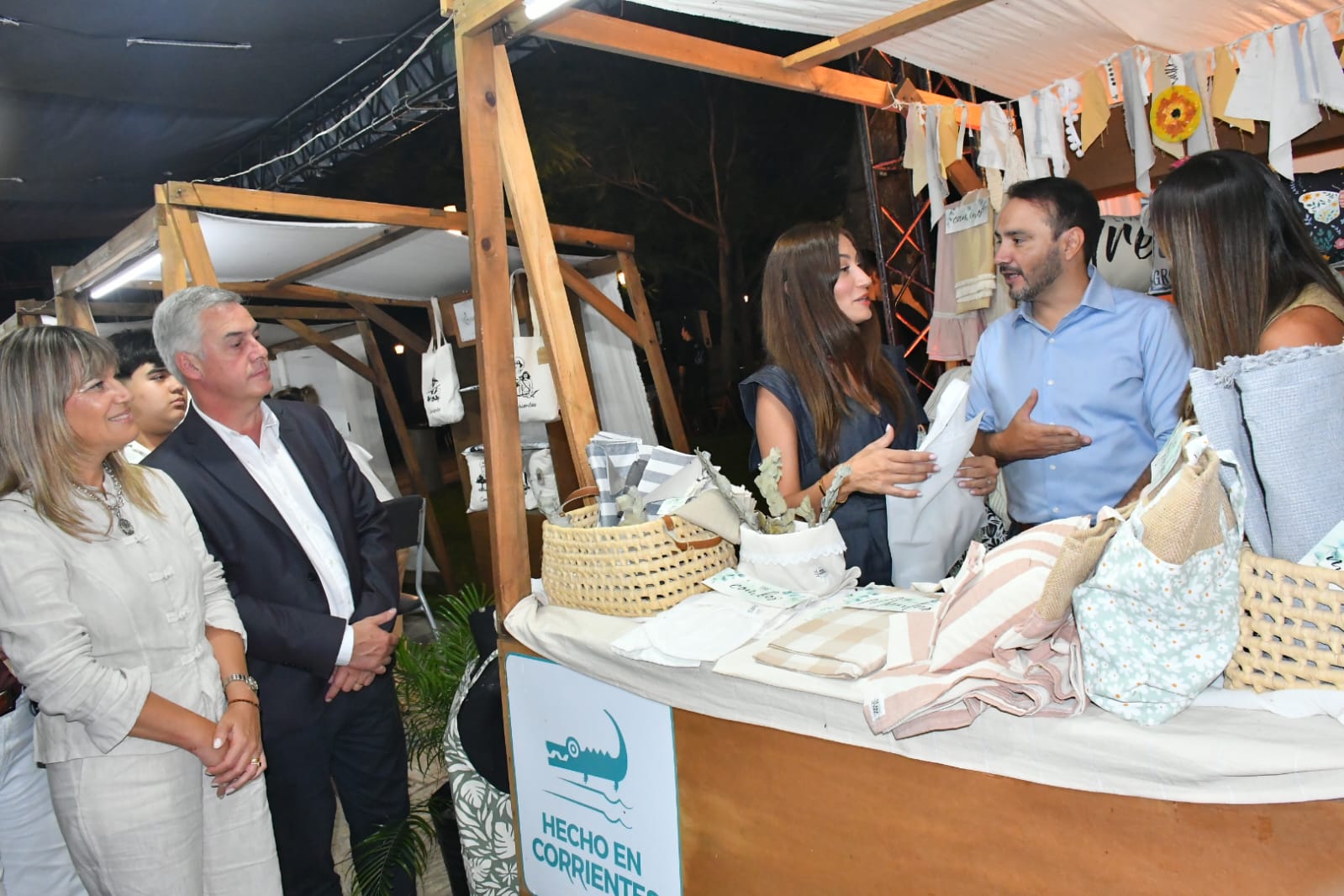 El gobernador Valdés participó de actividades organizadas por emprendedoras del sello Hecho en Corrientes
