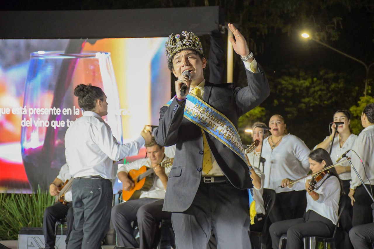 Corrientes abrió su Mes Aniversario con una gran noche cultural en el Anfiteatro José Hernández