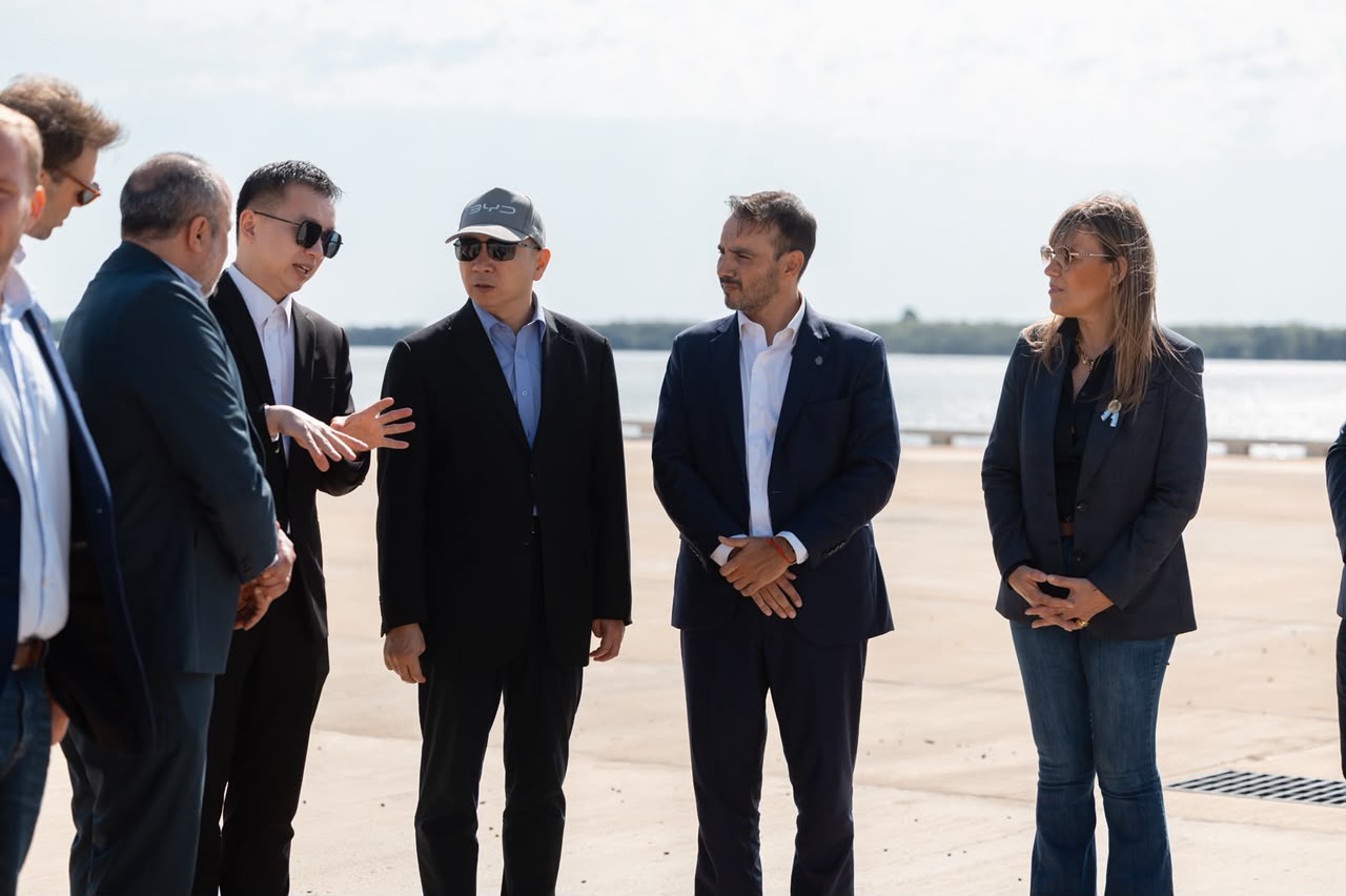 Corrientes mostró su potencial productivo al embajador de China con una agenda que incluyó a Las Marías y el puerto de Ituzaingó